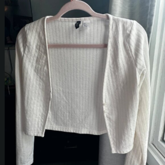 H&M Tops - H&M white delicate dainty cropped cardigan sweater size S